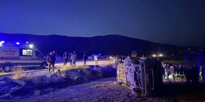 İnşaat işçilerini taşıyan minibüs kaza yaptı: 2 kişi öldü, 7 yaralı