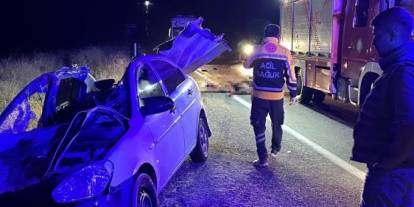 Diyarbakır'da iki otomobil ile at çarpıştığı kazada 1 kişi öldü, 7 yaralı