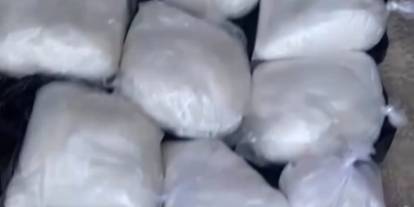 Hakkari’de durdurulan araçta onlarca uyuşturucu madde ele geçirildi