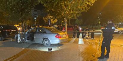 Diyarbakır'da ateş açılan otomobildeki bir kişi hayatını kaybetti