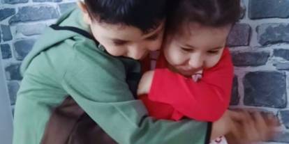 Seyyar satıcıdan yedikleri midyeden zehirlenen 2 çocuk hayatını kaybetti