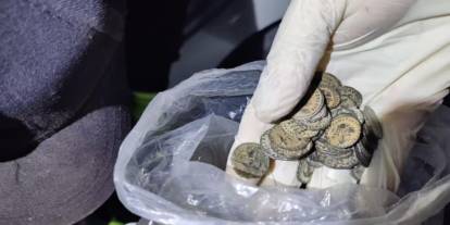 Kızıltepe'de Roma dönemlerine ait binlerce sikke ele geçirildi