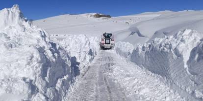Şırnak’ta Kar Yağışı Erken Geldi: Kalınlığı 1 Metreyi Aştı