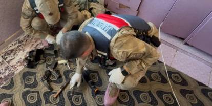 Çamaşır Makinesinden 12 Tabanca Çıktı, 2 Gözaltı