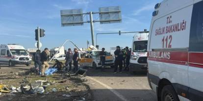 Diyarbakır’da Tır, İki Aracı Biçti: 2 Ölü, 3 Yaralı