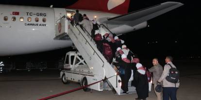 Şırnak Şerafettin Elçi Havalimanı’ndan 220 Kişilik İkinci Umre Kafilesi Uğurlandı