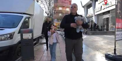 Siirt’te Polislerin Çocuklara Sosyal Deney Çalışmasında Renkli Görüntüler Ortaya Çıktı