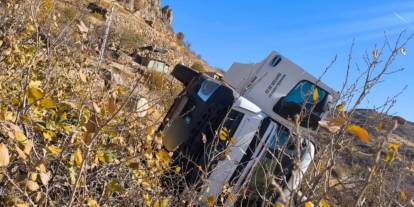 Şırnak’ta kamyonet devrildi: 2 kişi yaralandı