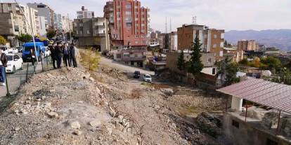 Şırnak’ta yıllar önce yıkılan resmi kurum binasının bulunduğu alanda inceleme yapıldı