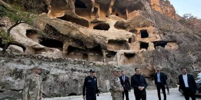 Şırnak’ta apartman mağaralarında turizm potansiyeli için inceleme yapıldı