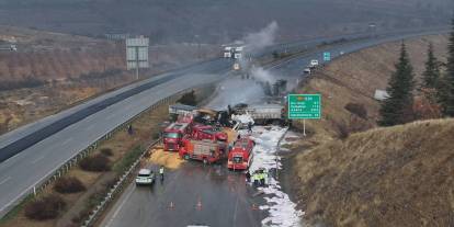Gaziantep'te 3 Tır Çarpıştı, Araçlarda Yangın Çıktı