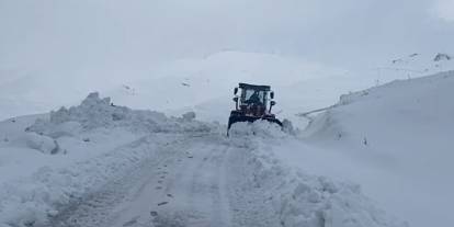Şırnak’ta Kar Kalınlığı Yarım Metreyi Aştı: Köy Yolları İçin Seferberlik