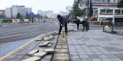 Mardin Büyükşehir Belediyesi Şehirdeki Engelli Yollarını Yeniliyor