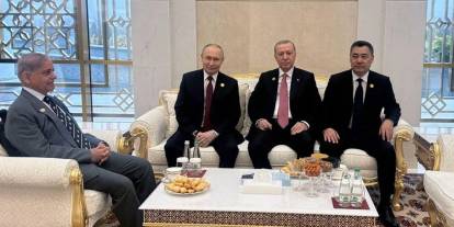 Cumhurbaşkanı Erdoğan, Türkmenistan'da Putin'le bir araya geldi