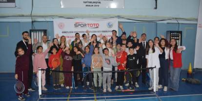 Milli Tenisçi İpek Soylu Şemin, Şırnak'ta öğrencilerle buluştu