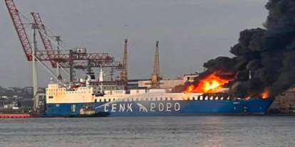 Tır taşımacılığı yapan Türk gemisi vuruldu