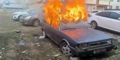 Siirt'te 10 yaşlarında iki çocuk otomobili ateşe verdi