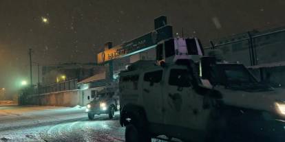 Hakkari’de uyuşturucu satıcılarına yapılan operasyonda 14 kişi yakalandı