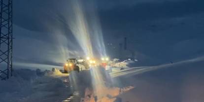 Şırnak’ta Kardan Kapanan Köy Yollarını Açma Çalışmaları Devam Ediyor!