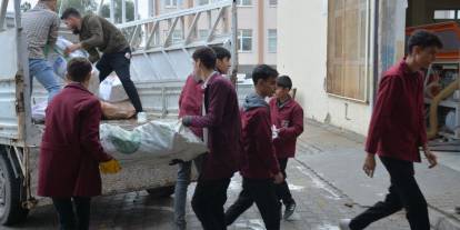 Şırnak’ta öğrencilerden örnek sosyal sorumluluk: 20 aileye dağıtıldı