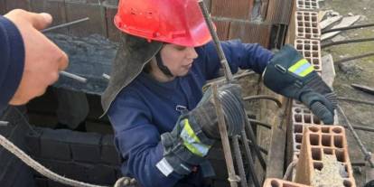 Şırnak’ta asansör boşluğunda mahsur kalan kedi için itfaiye seferber oldu