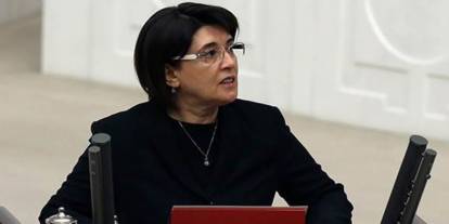 Leyla Zana'ya küfürlü tezahürata soruşturma