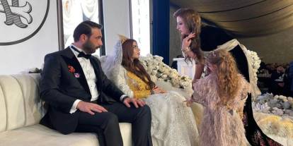 Aşiret düğününde Iraklı geline kilolarca altın takıldı