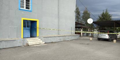 12 Yaşındaki Öğrenci, Okul Müdürünü Bahçede Tüfekle İle Vurdu