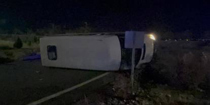 Diyarbakır’da işçi servisi yayaya çarpıp takla attı: 1 kişi öldü, 4 yaralı