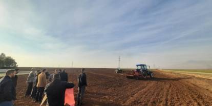 Silopi’de 48 Ton Kırmızı Mercimek Tohumu Toprakla Buluştu