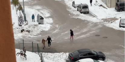 Şırnak’ta Dondurucu Sabah: Öğrenciler Okula Giderken Buzla Mücadele Etti