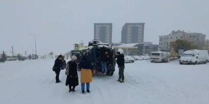 Şırnak’ta Yolda Kalan Öğrencilere Polis Desteği