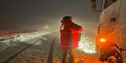 Yoğun Kar Şırnak’ta Hayatı Durdurdu! Kızılay Ekipleri Mahsur Kalan Vatandaşların İmdadına Yetişti