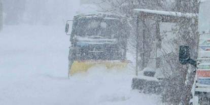 Şırnak'ta Mehmetçik Karla Kaplı Yolları Açtı