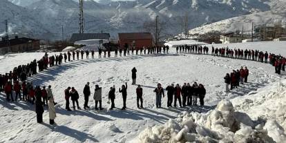 Şırnaklı Öğrencilerden Yürekleri Isıtan Hareket: Öğrencilerden Can Dostlarına Anlamlı Destek