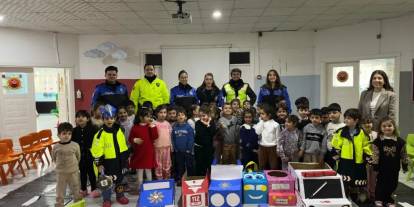 Miniklere Polislerden Hayat Dersi: Anaokulunda Trafik ve Güvenlik Eğitimi