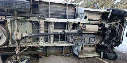 Hakkari’de kamyonetin kaza yapması sonucu 2 kişi yaralandı