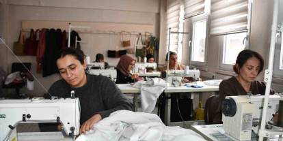 Şırnak’ta Kadınlar Öğrenciler İçin Seferber Oldu: 2 bin 600 Eşorfman Takımı Hediye Edilecek