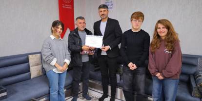 Taksicilik Yaparak 4 Çocuğunu Üniversiteye Gönderdi