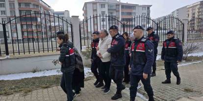 Ölen kardeşinin kimliğini 21 yıl kullandı! Devleti 15 milyon lira zarara uğrattılar