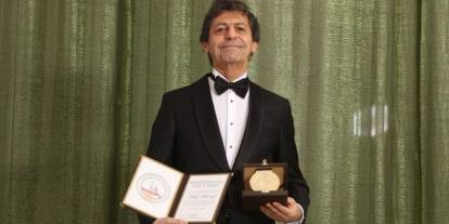 Dünyaca Ünlü Yazar Akif Manaf 2025 Yılı International Peace Prize Ödülü’nü Aldı
