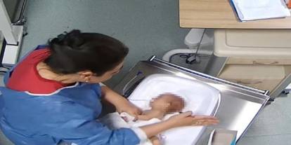 Bebeğe şiddet uygulayan hemşire tutuklandı