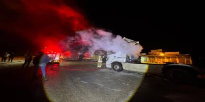 Cizre'de seyir halindeki araçta yangın: İtfaiye ekipleri müdahale etti