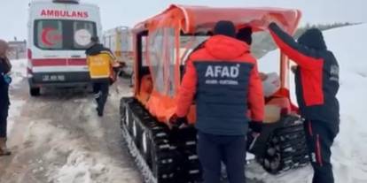 Düşük Riski Olan Hamile Kadın Paletli Kar Aracıyla Kurtarıldı