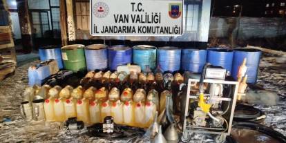 Van’da kaçak akaryakıt ve sentetik hap ele geçirildi