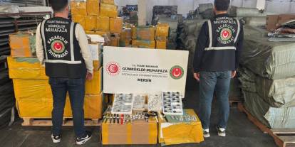 Operasyonda 1,5 milyar lira değerinde kaçak kol saati ele geçirildi