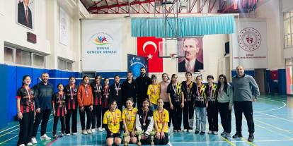 Şırnak’ta Badminton Heyecanı: Yıldız Kızlar İl Birinciliği Nefes Kesti
