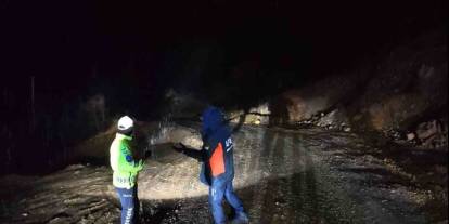 Tut İlçesinde Korkutan Heyelan: 2 Ev Tahliye Edildi