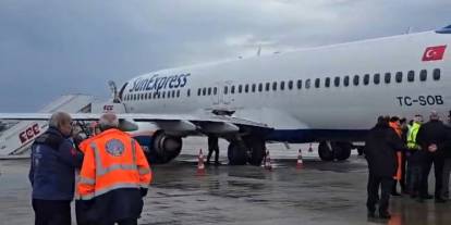 Havalimanında korkutan kaza! Uçak tekeri yerinden çıktı