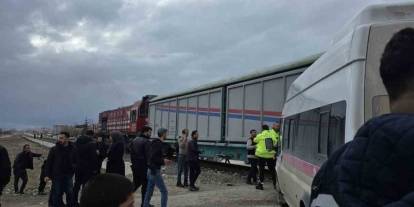Van’da faciadan dönüldü: Tren ile okul servisi çarpıştı